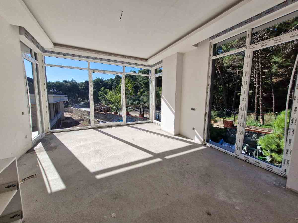 EVİNPARK ORMAN DA HAVUZLU, BAHÇELİ 4+1 LÜKS DAİRE