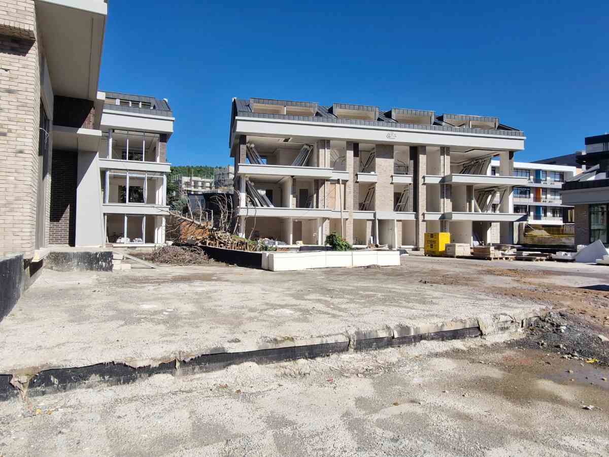 EVİNPARK ORMAN DA HAVUZLU, BAHÇELİ 4+1 LÜKS DAİRE