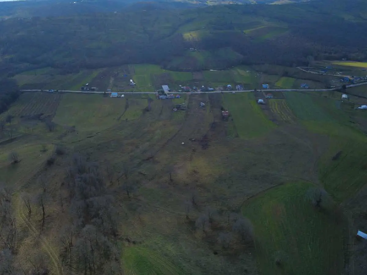 İZMIT SÜVERLER'DE SATILIK GÖL MANZARALI 2.190 M2 TARLA