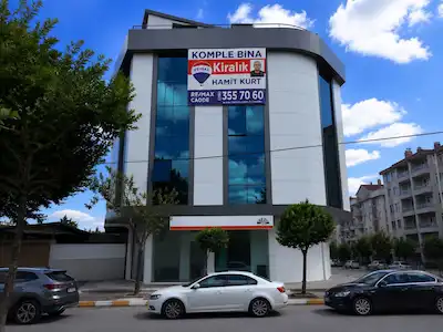 SANCAKTEPE'DE METRONUN YANIBAŞINDA KİRALIK KOMPLE PLAZA