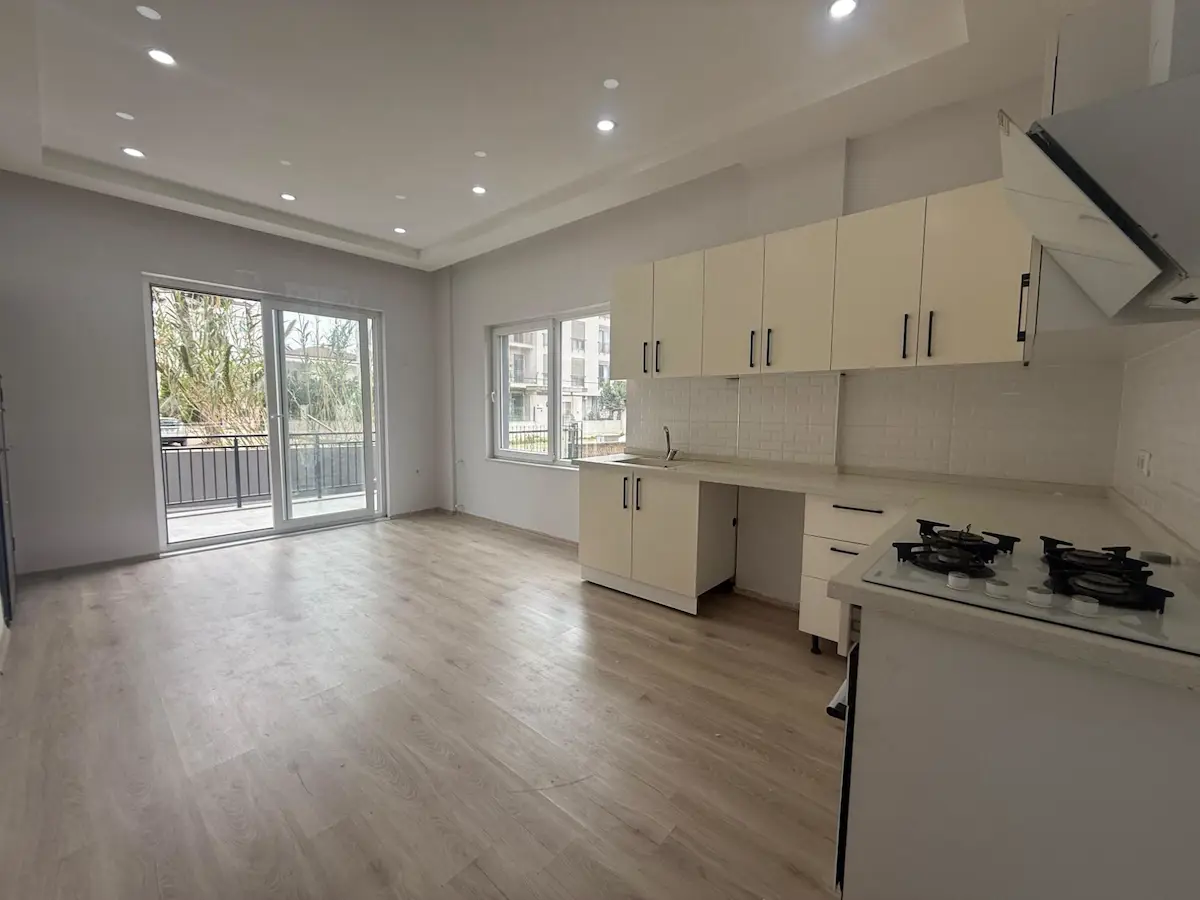 DÖŞEMEALTI BAHÇEYAKA'DA 2+1 DAİRE