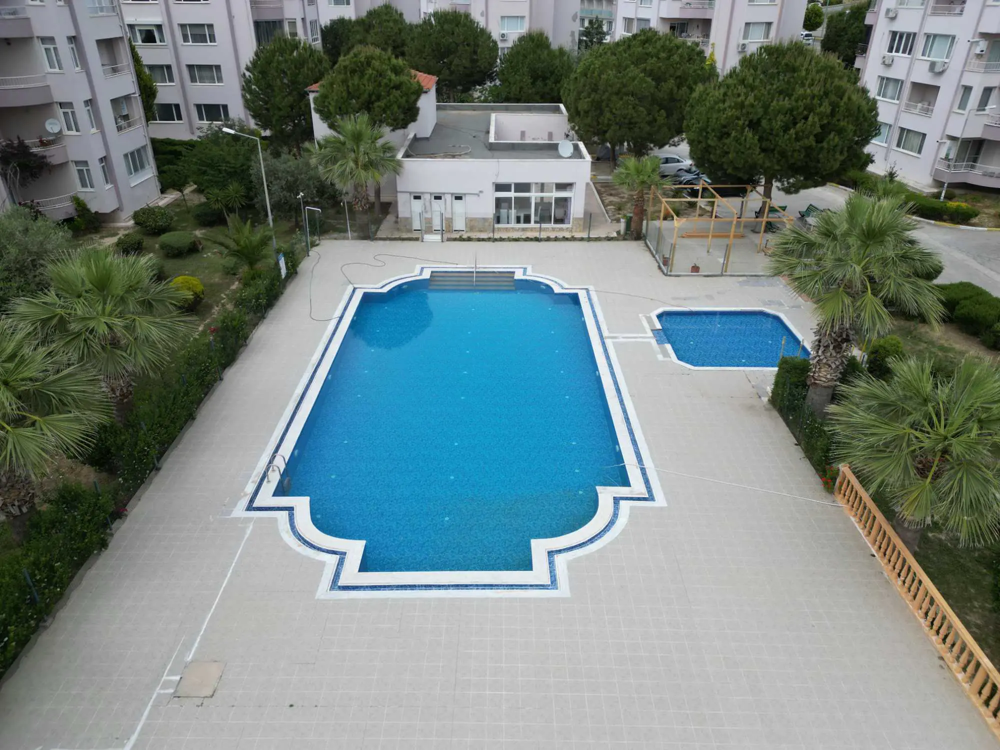 KUŞADASI EGE MAHALLESİ BATI EGE YALIKENT SİTESİ SATILIK BAHÇE DUBLEKS DAİRE