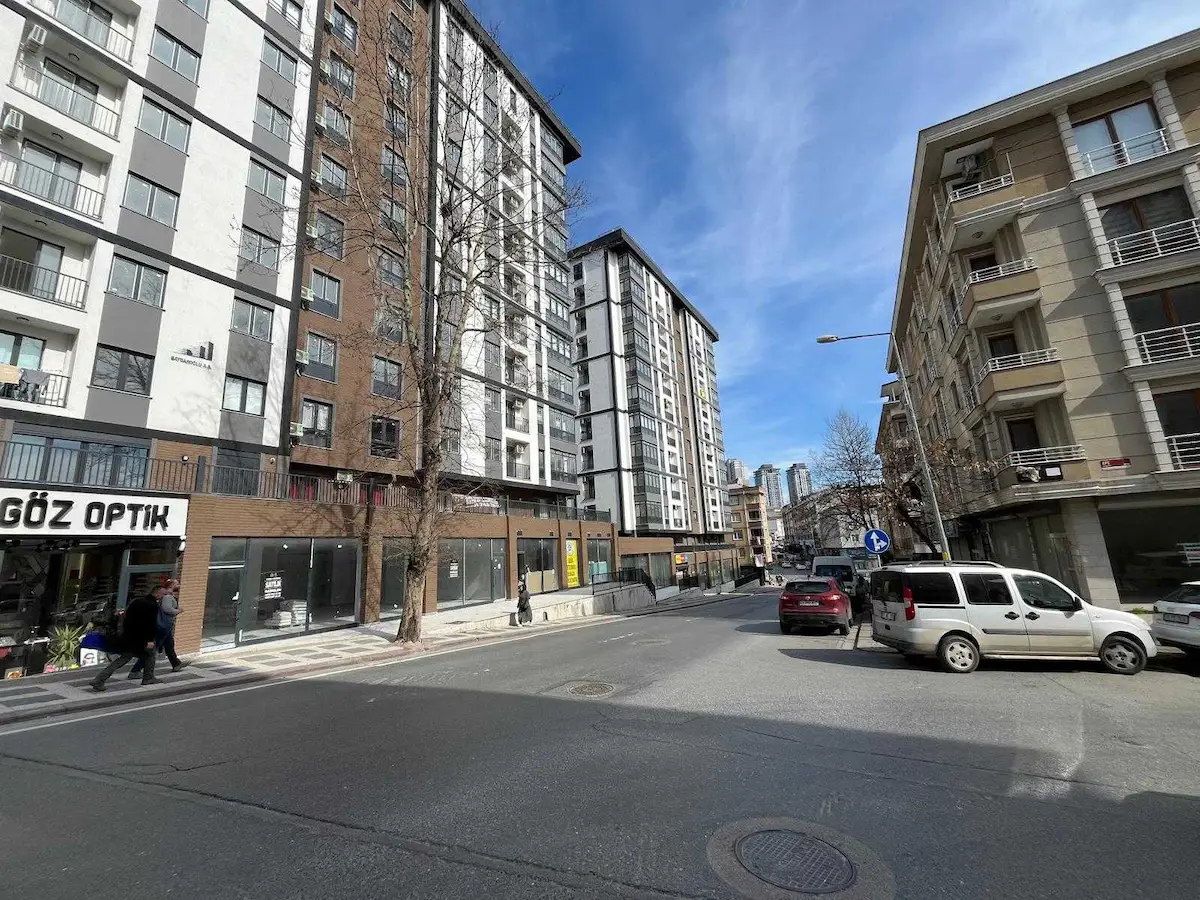 ÜMRANIYE METRONOM'DA SATILIK 2+1 LÜKS DAIRE (65M²)