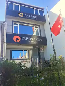 EYÜPTE CADDE ÜZERI KIRALIK KOMPLE BINA|OFIS, KLINIK,KURSA UYGUN