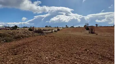 KALE-KAYABAŞI'NDA, ASFALT YOLA CEPHE, SATILIK 8.528 M2 ARAZİ