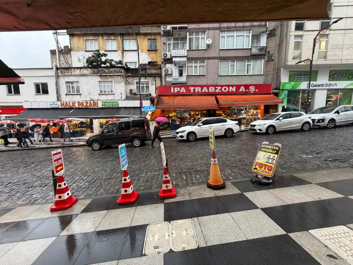 KADINLAR PAZARINA YAKIN DÜKKAN DEPO