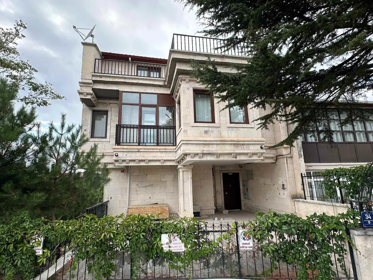 ÇAYYOLU KONUTKENTTE SATILIK 2+1 BAKIMLI ARA KAT DAİRE