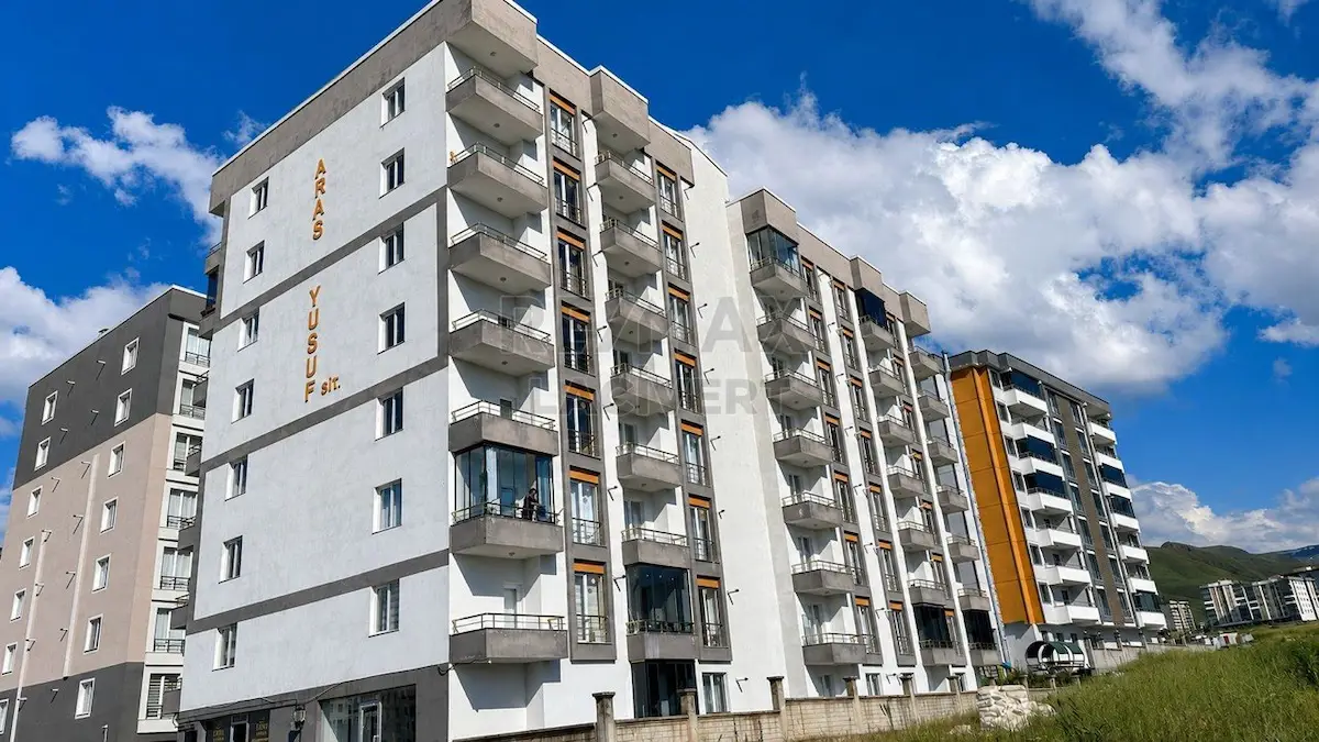 RE/MAX LACIVERT'TEN YILDIZKENT'TE KIRACILI YATIRIMLIK 1+1 DAIRE