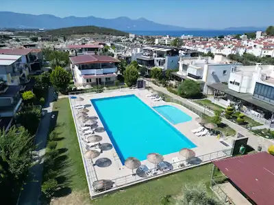 KUŞADASI YAVANSU’DA YENİ YAŞAM SİTESİ’NDE EŞYALI 2+1 DAİRE