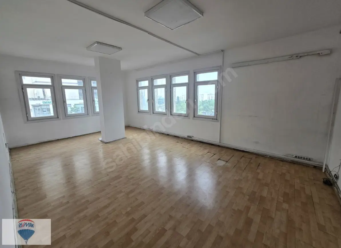 TUZLA AYDINTEPE E5 CEPHE KİRALIK OFİS