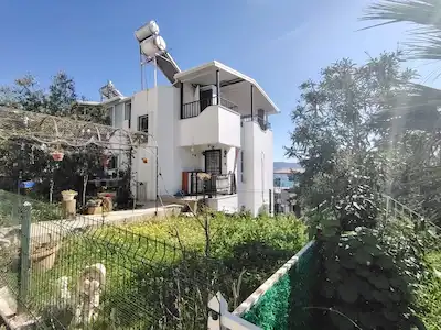 DİDİM’DE SİTE İÇİNDE , 3 KATLI, 3 CEPHELİ SATILIK VİLLA | KREDİYE UYGUN