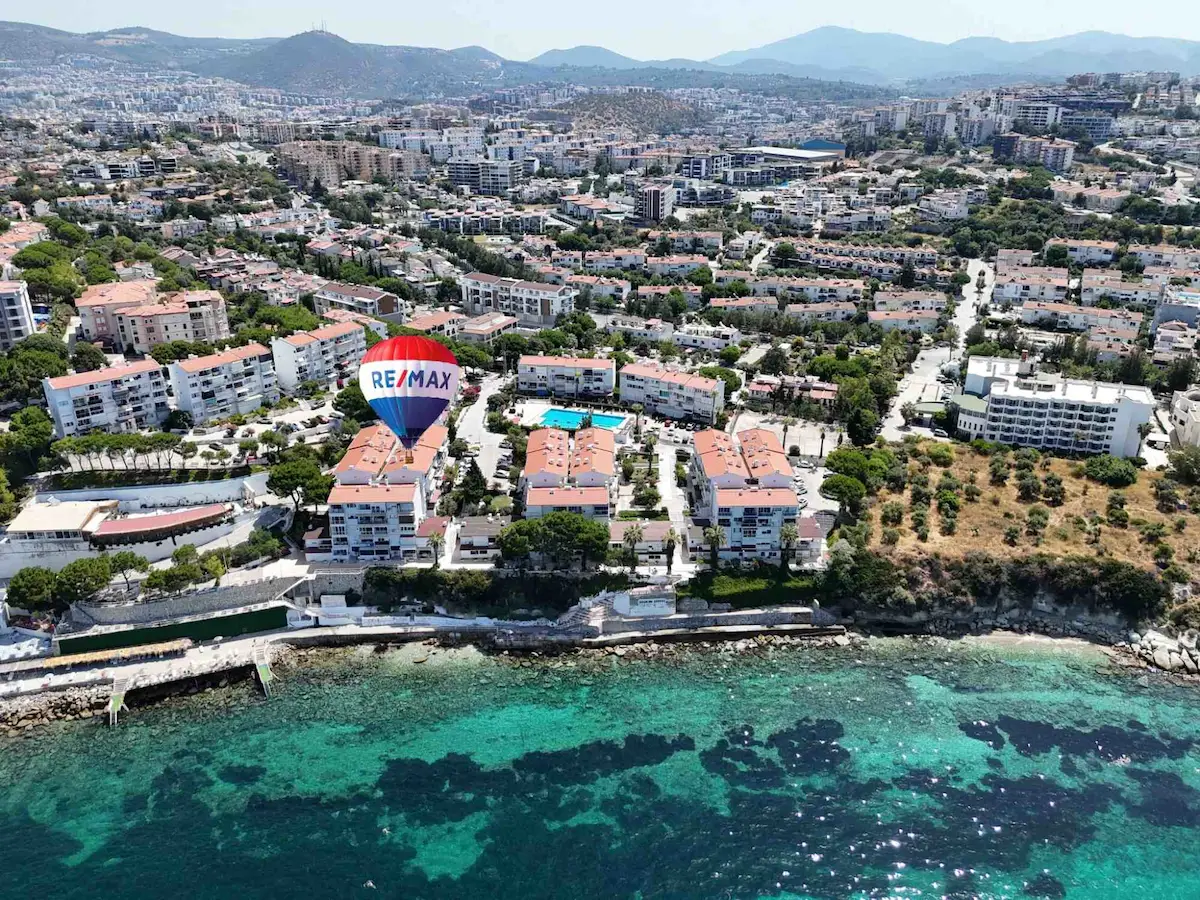 DENIZE SIFIR SEÇKIN SITESINDE DENIZ MANZARALI 1+1 DAIRE