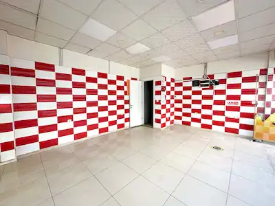 KARABAĞLAR'DA SANAYİ'YE YAKIN İŞLEK SOKAKTA GENÇ DÜKKAN
