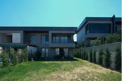 BAĞLICA ADEN TWINS VİLLALARI'NDA EŞYALI 3+1 KİRALIK LÜKS VİLLA