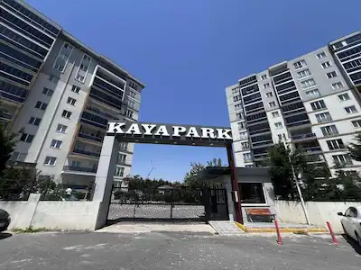 RE MAX LAND KAYAPARK EVLERII’NDE GENIŞ 2 + 1 SATILIK DAIRE 