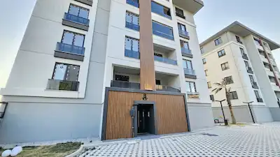 REMAX BEYAZ’DAN DOĞANKÖY’DE BALAT’A 2 DK – SIFIR 3+1 LÜKS DAİRE