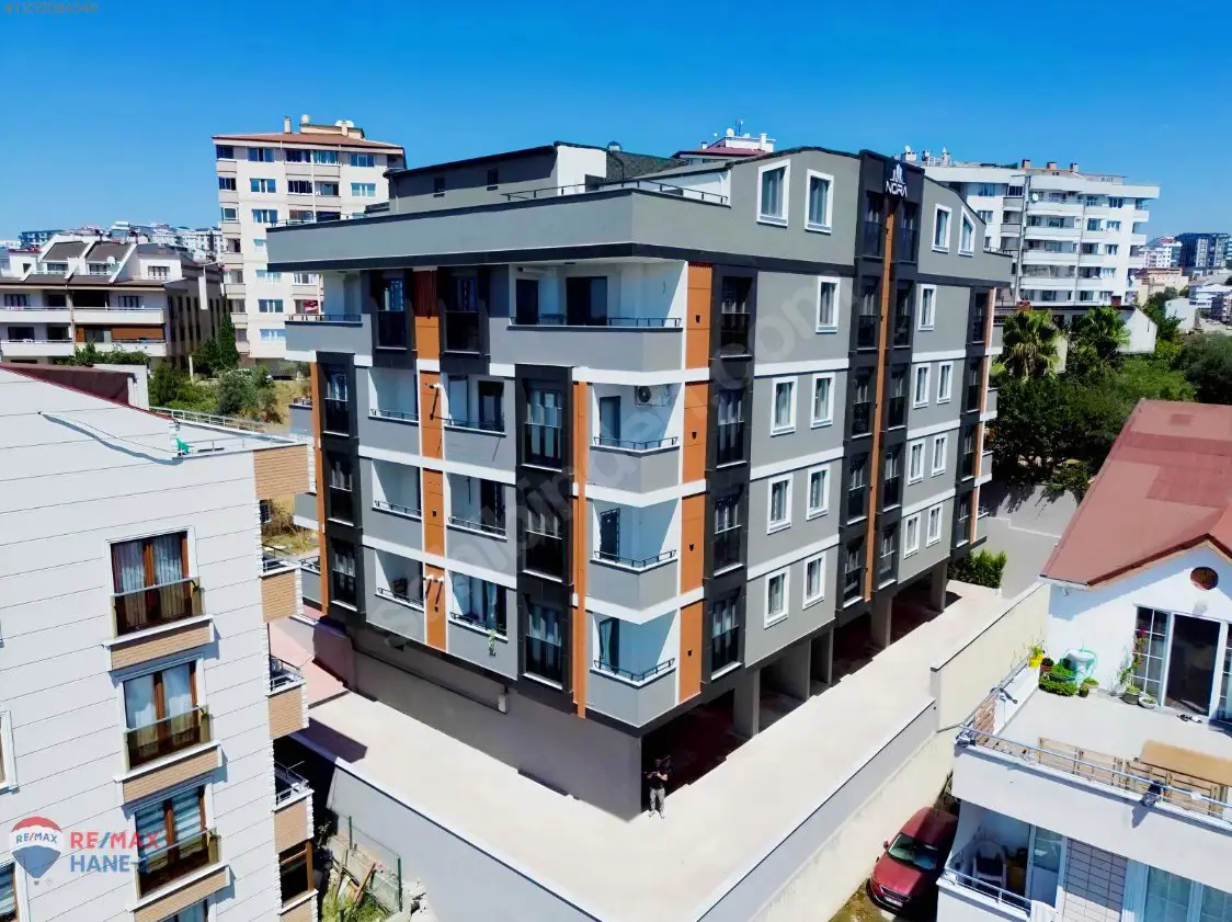 BARIŞ MAH.OTURMAYA HAZIR SIFIR 3+1 100 M2 ARAKAT