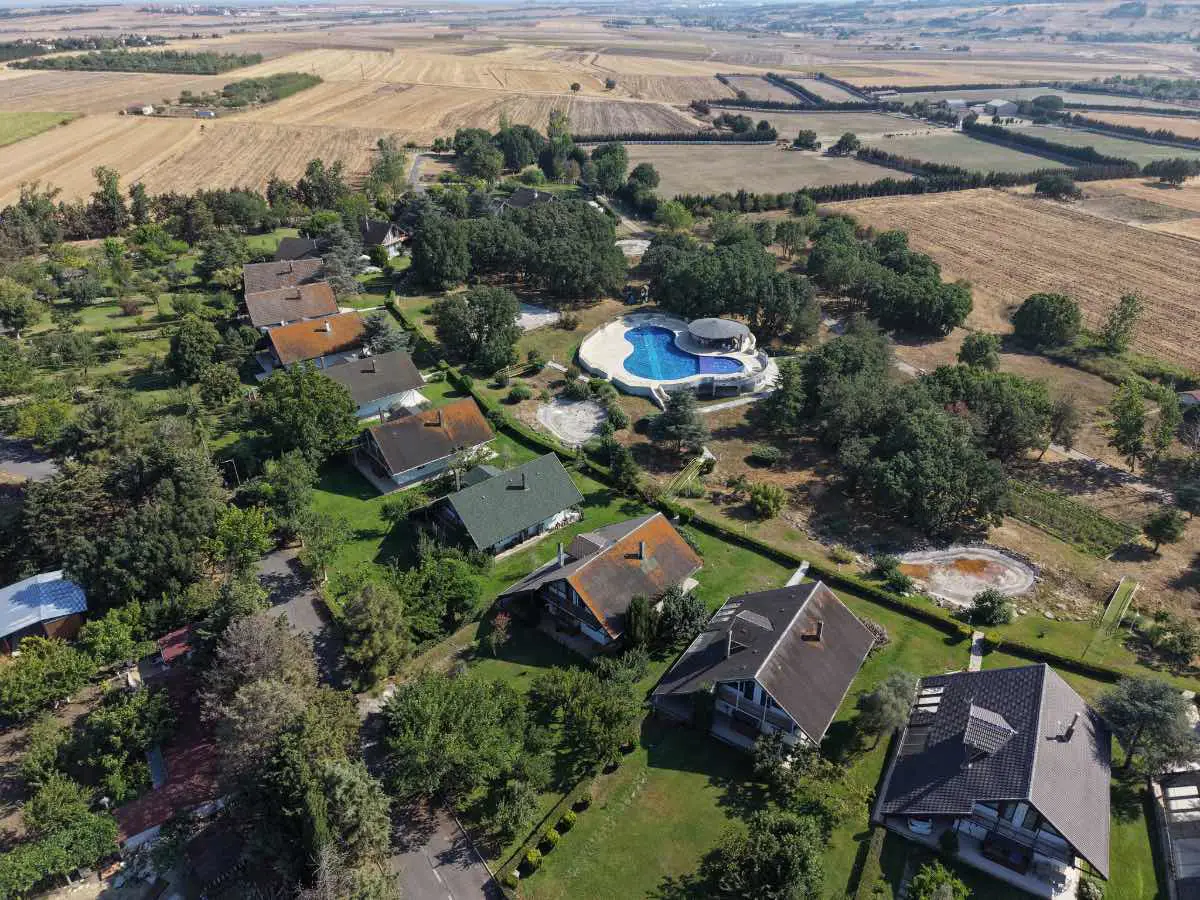 SİLİVRİ YOLÇATI'DA 4000M2 ARAZİ İÇİNDE 4+1 VİLLA 2