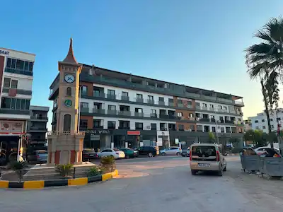 197 SEYREK MERKEZDE HAVUZLU SİTEDE SIFIR 2+1 SATILIK DAIRE