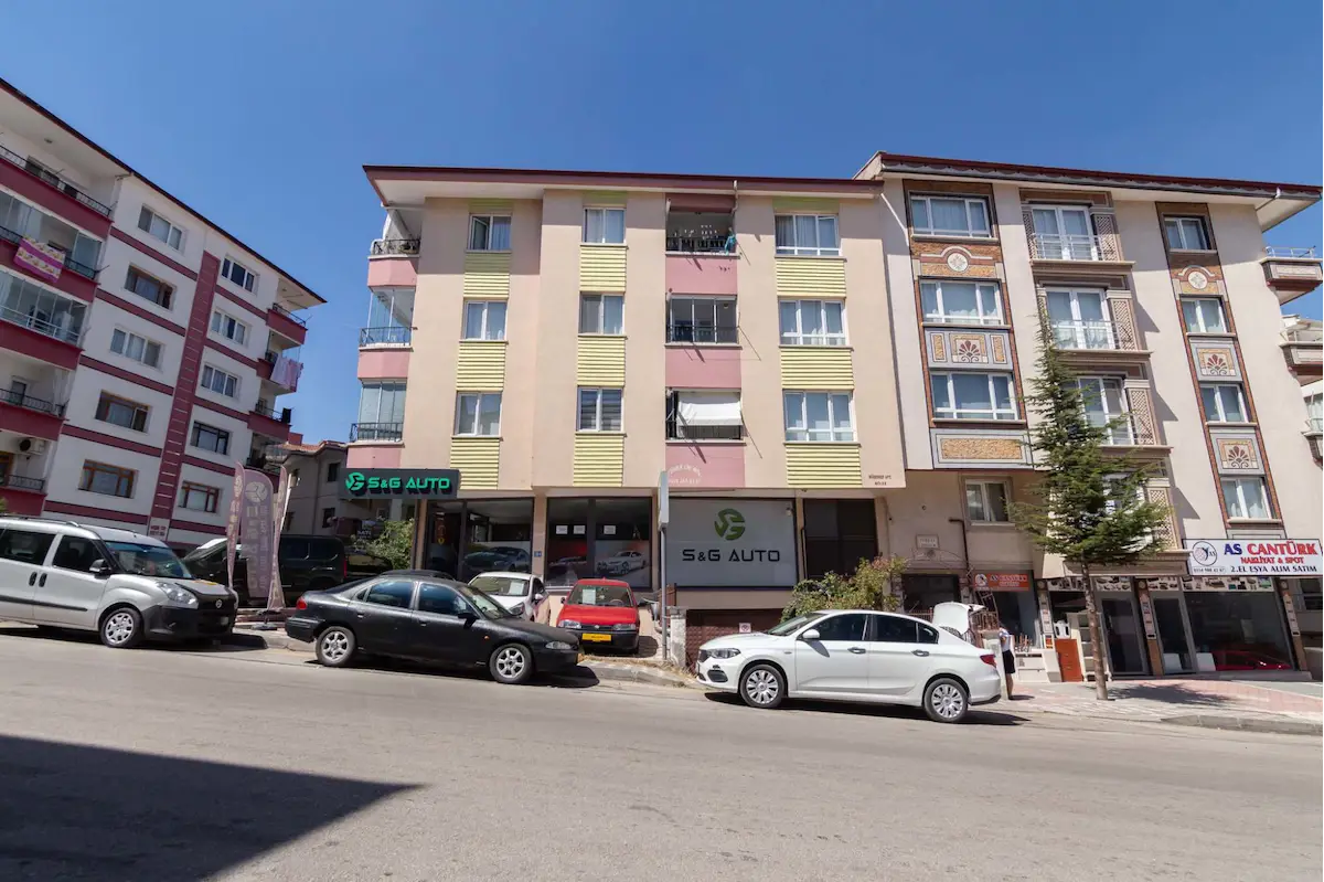 ETİMESGUT 30 AĞUSTOS MAH’DE EŞYALI 1+1 KİRALIK | BAHÇE KATI, BALKONLU, DOĞALGAZ KOMBİLİ