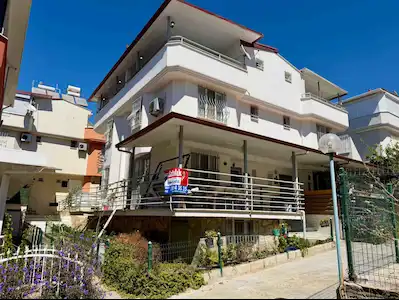 KUŞADASI KADINLAR DENİZİ MAHALLESİ EŞYALI 4+1 DENİZE SIFIR MÜSTAKİL EV