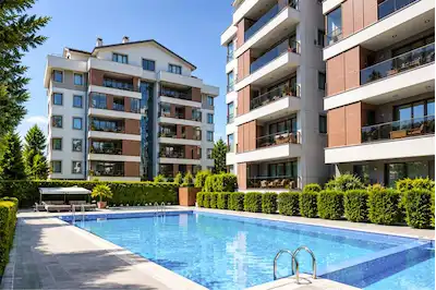 REMAX BEYAZ | BALAT COUNTRY EVLERİ’NDE 3+1 | HAVUZLU SİTEDE GENİŞ YAŞAM