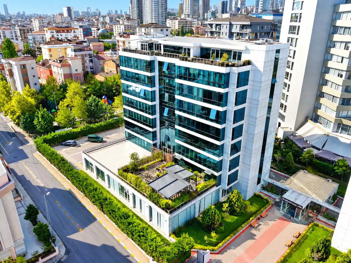 HELİS BEYAZ OFİS'TE METRO VE E-5 YAKINI 160 M² SATILIK OFİS