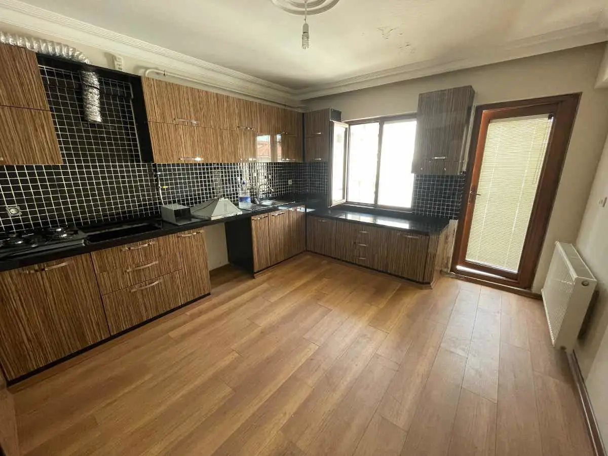İSTİKLAL MAHALLESİ CADDE 54 YAKINI 5+1 KİRALIK GENİŞ DAİRE