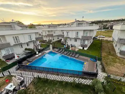 SAKARYA KARAPINAR RIFATBEY KONAKLARI 3+1 BAHÇELİ DUBLEKS KİRALIK VİLLA 