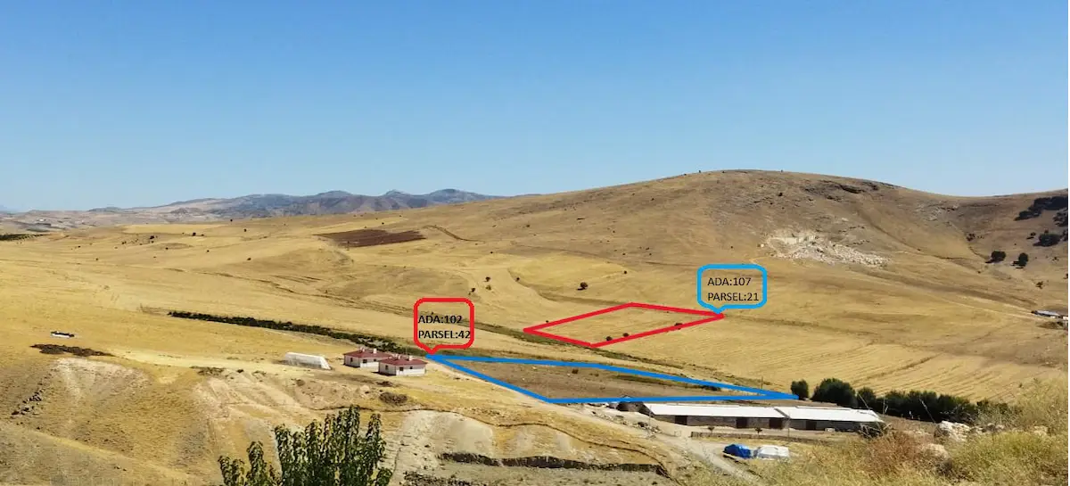 RE/MAX DEĞİŞİMDEN ALATARLA KÖYÜ İÇİNDE 3 ADET SATILIK TARLA