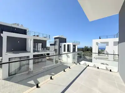 GİRNE ALSANCAK'DA GÜNEY CEPHELİ, EŞYALI 4+1 MÜSTAKİL VİLLA | 240 M²