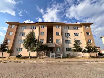 MAMAK ZİRVEKENT MAH. ZİRVE SİTESİN'DE 1+1 EŞYALI SATILIK DAİRE 