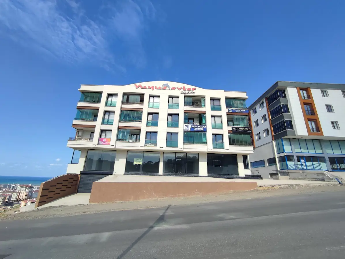 REMAX PARLA’DAN RTE BULVARINA CEPHE KİRALIK 1+1 OFİS