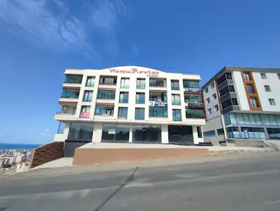 REMAX PARLA’DAN RTE BULVARINA CEPHE KİRALIK 1+1 OFİS