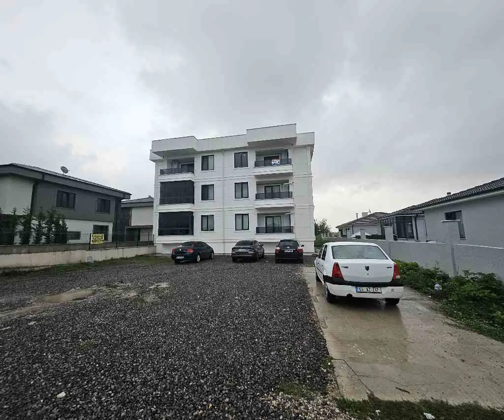 REMAX HÜR TAHSİN ÇETINKAYA'DAN KARAKAMIŞ AVİT 10'DA ÜST KAT KÖŞE 2+1 | KİRALIK DAIRE