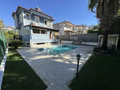 FETHIYE OVACIKTA EŞYALI TRİPLEX 5+1 MÜSTAKİL VİLLA