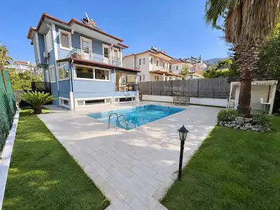 FETHIYE OVACIKTA EŞYALI TRİPLEX 5+1 MÜSTAKİL VİLLA