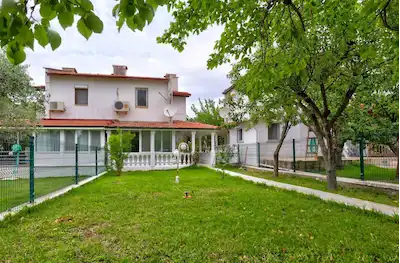 DİKİLİ SALİHLERALTI'NDA DENİZE 300 METRE VİLLA