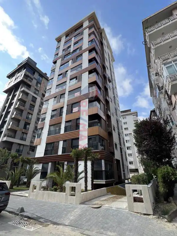 CADDEBOSTAN KADİRAĞA SOKAKTA YENİ BİNA 2+1 100M2 KİRALIK ARAKAT DAİRE