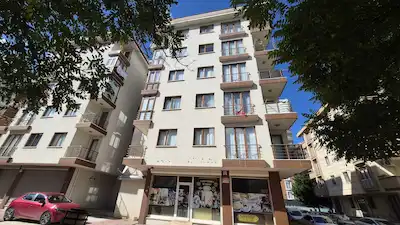 ÇEKMEKÖY AYDINLAR’DA 3+1 | 3 BALKONLU | KİRACILI 2. KAT