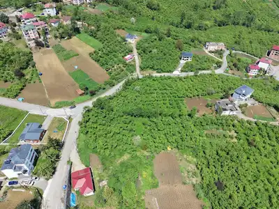 GÜRBULAK 'TA EĞIMSIZ TOPLU ULAŞIMA YAKIN 2000 M2 ARAZI