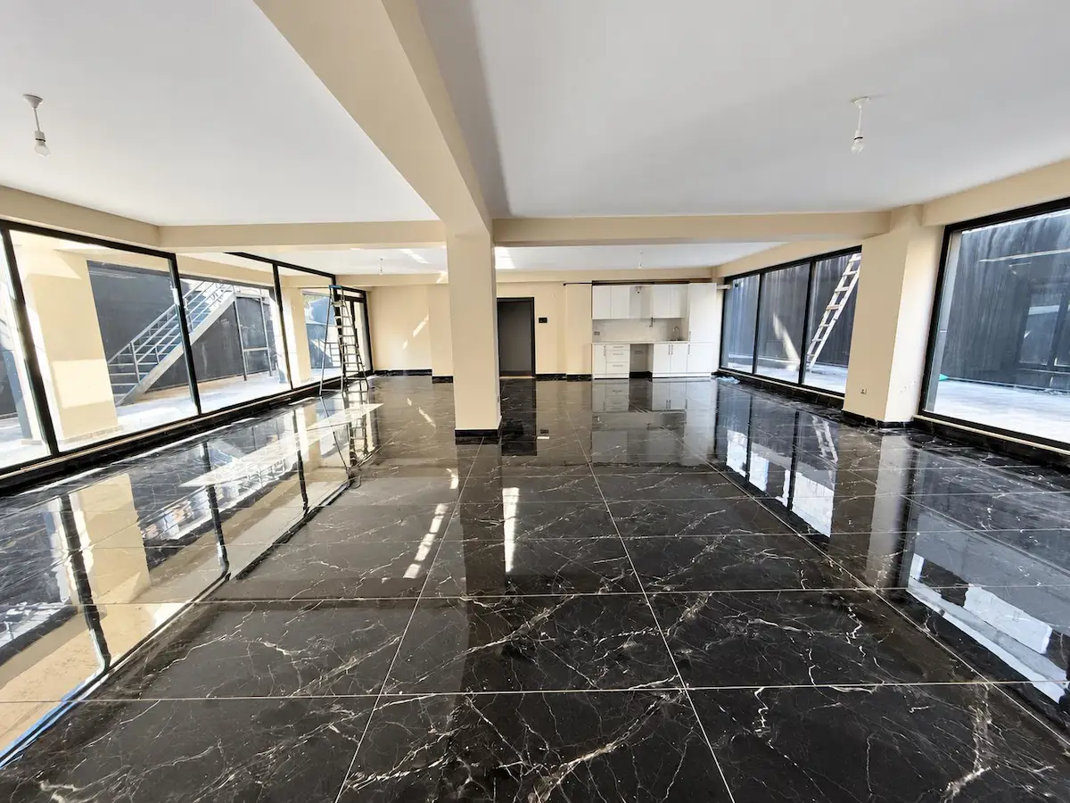 TOPHANELİOĞLU CADDESİNE CEPHE BİNADA KDV AVANTAJLI DÜKKAN