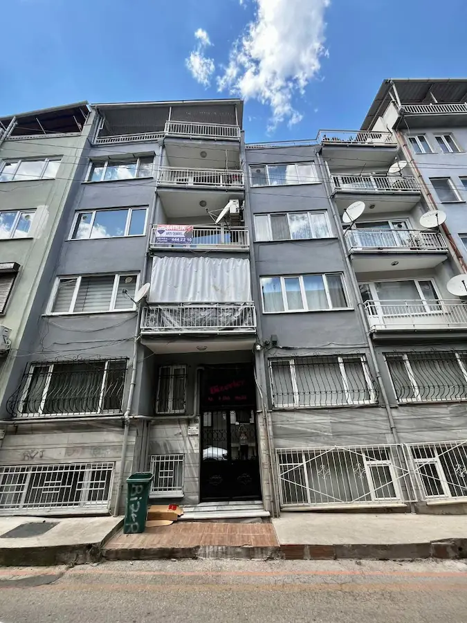 REMAX ADVANTAGE'DEN ÇARŞIYA KOMŞU MASRAFSIZ 2+1 GENİŞ SATILIK DAİRE