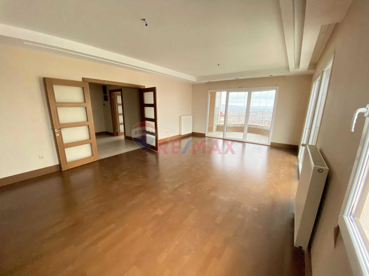 PELİCAN HİLL RESİDENCE DA ÖNÜ TAMAMEN AÇIK 3+1 SATILIK DAİRE