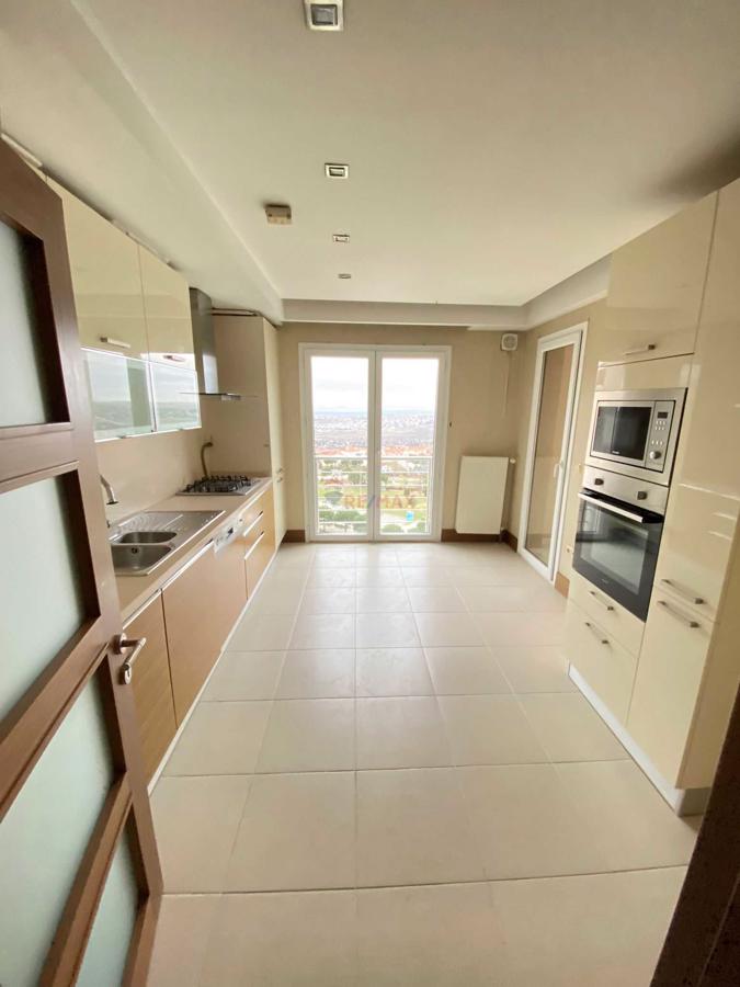 PELİCAN HİLL RESİDENCE DA ÖNÜ TAMAMEN AÇIK 3+1 SATILIK DAİRE