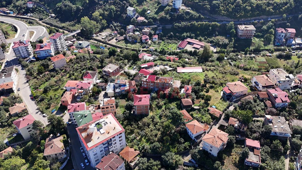 AKÇAABAT DÜRBİNAR MAHALLESİ'NDE SATILIK KONUT İMARLI ARSA