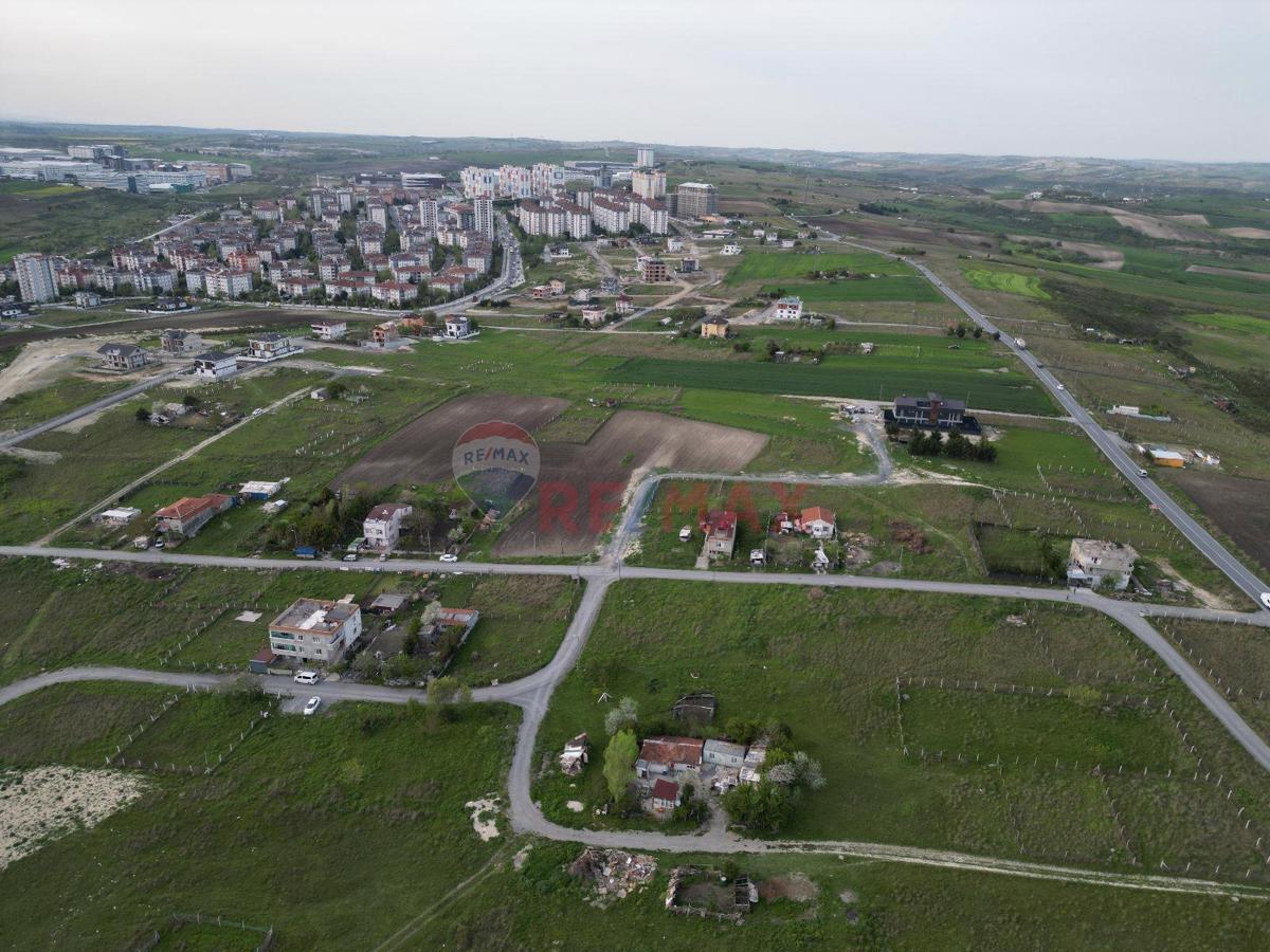 REMAX DEN HADIMKÖY MERKEZ ACİL SATILIK FIRSAT 470 M2 İMARLI ARSA