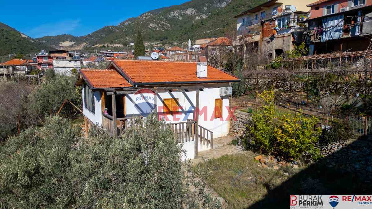 BURAK PERKİM 'DEN FETHİYE İNCİRKÖYDE SATILIK MÜSTAKİL EV VE İMARLI ARSASI