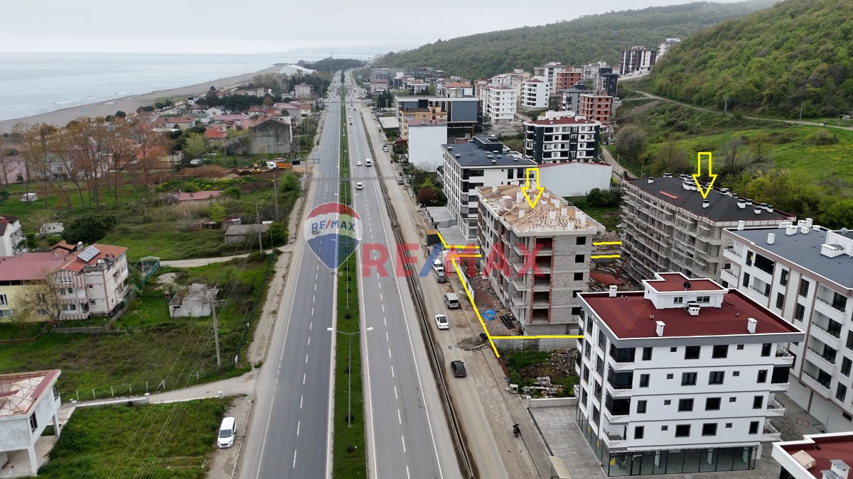 İNCESU'DA ANA YOLA CEPHE SATILIK DAİRELER