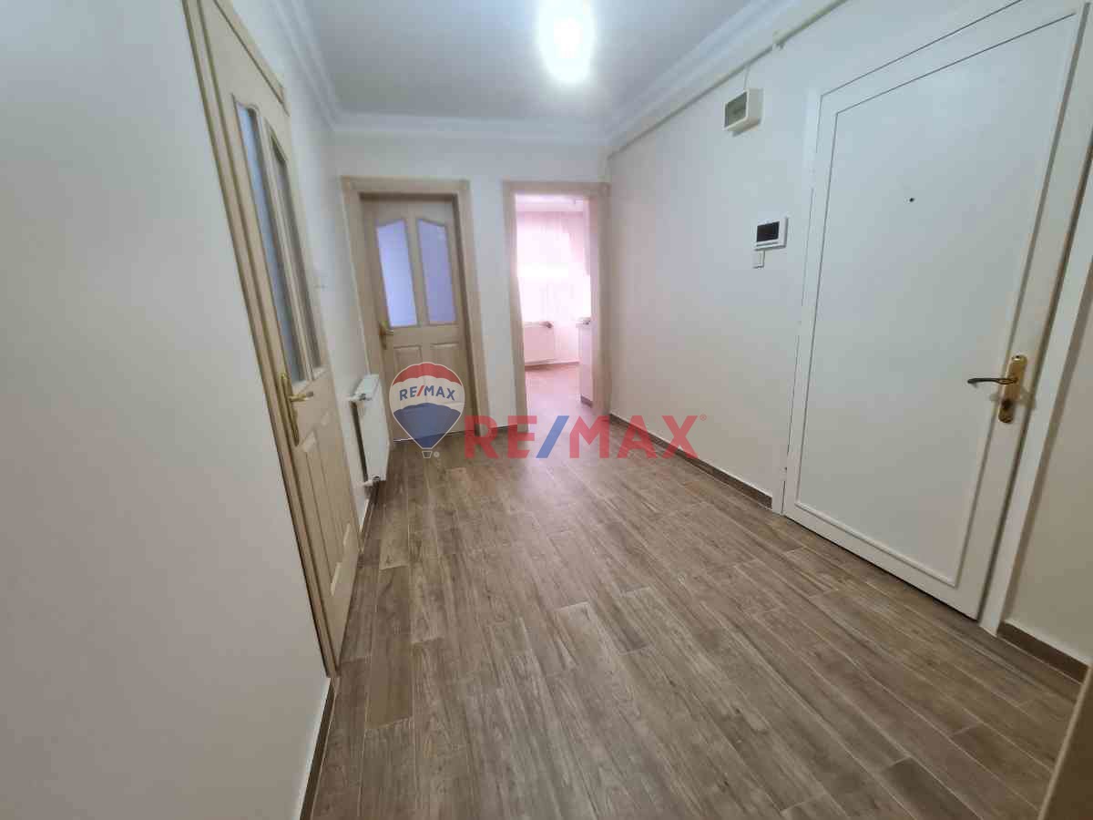 BAYRAMPAŞA YILDIRIM MAH TRAMVAYIN DİBİNDE